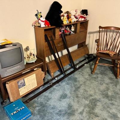 Headboard, bedframe rocking chair