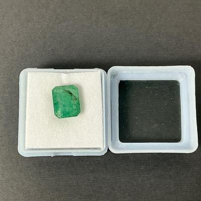 4.4 ct emerald gemstone