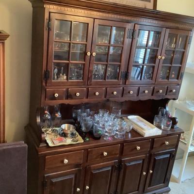 $249- Ethan Allen hutch 8 drawers, 4 doors, 76"H 60"L 19"depth