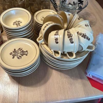 Pfaltzgraff brown dish set 