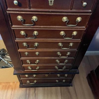Jewelry box 