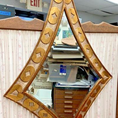 hei8120  Dauphine Mirror- Harrison & Gil Hand Carved Wood Frame		https://www.ebay.com/itm/356013439546
