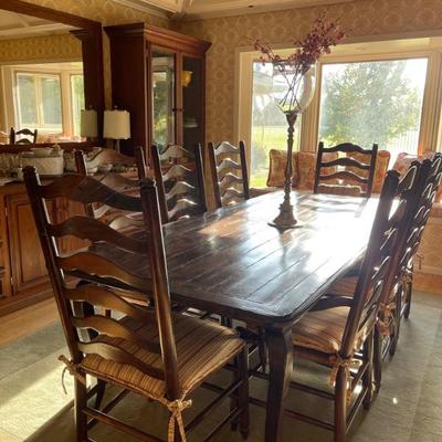 Formal dining room 
Solid wood - 8 chairs
Custom-made by Laguna interiors With extension AMAZING 