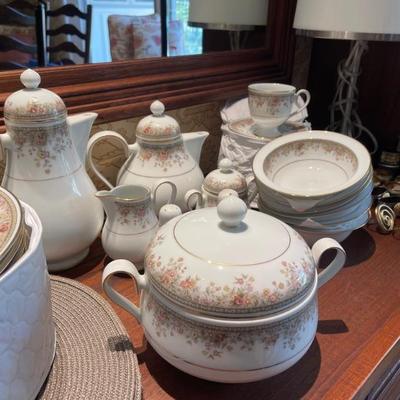 Noritake Amazing set all completed service for 12 