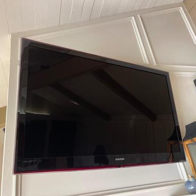 Large flat screens 