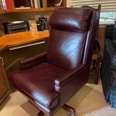 Large nice office chair 