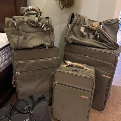 High end travel luggage 
By briggs and Riley