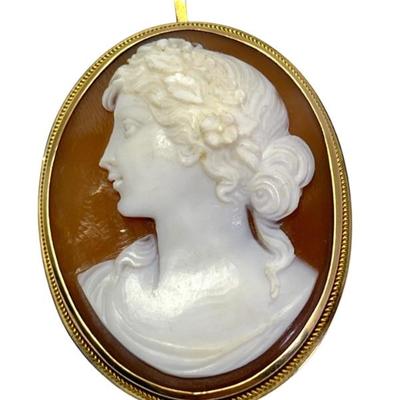 #31 • 14k Gold Antique Shell Cameo Pendant/ Brooch
