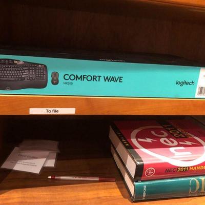 Logitech Comfort Wave Keyboard