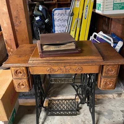 Singer Sewing Table 