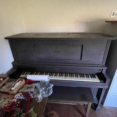 Magnolia upright Piano 