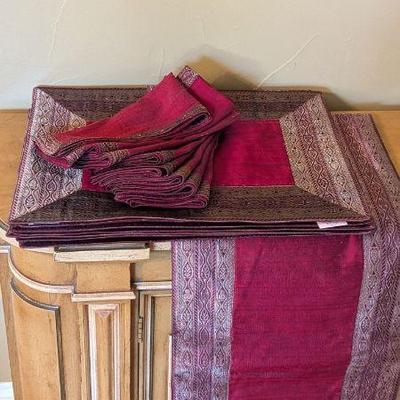 Lot #55 - Crate & Barrel Renaissance Red Placemats & Napkins