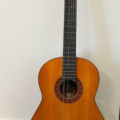 KFT144- Yamaha G130A Guitar With Case