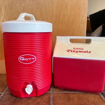 KFT089- Vintage Gott Beverage Cooler & Igloo Little Playmeat Cooler