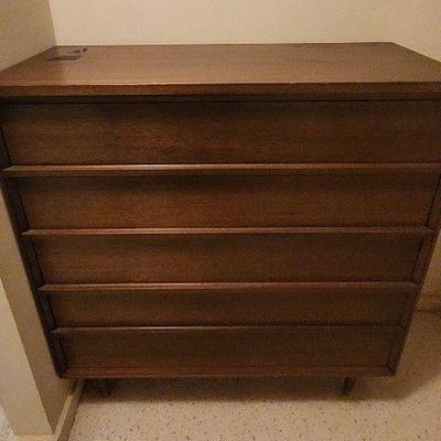 KFT066 - 5-Drawer Dresser