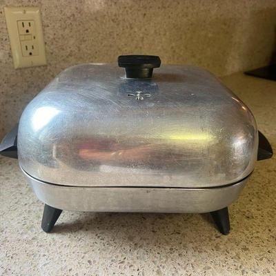 KFT073- Sunbeam Electric Frying Pan