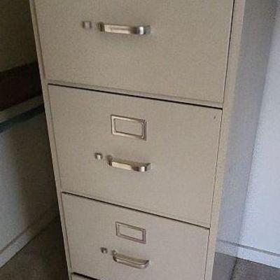 KFT109 - Metal File Cabinet 