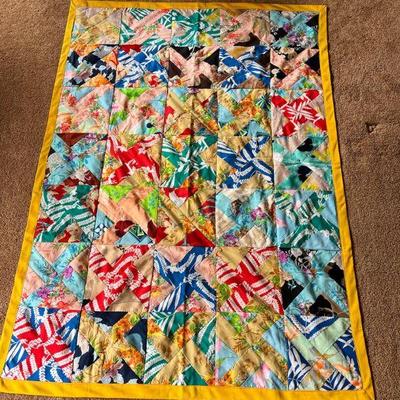 KFT054- Beautiful Hand Made Hawaiian Style Patch Quilt