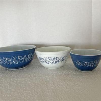 Pyrex Nesting Bowls .jpg