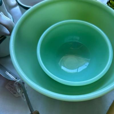Jadeite • Mixing Bowls  
• 5” • $9
• 7” • $16.50