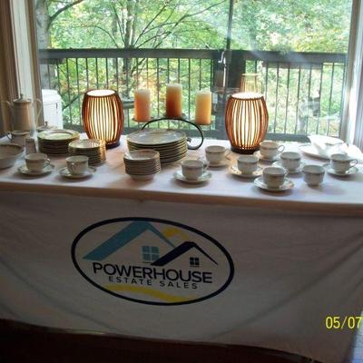 Queen Anne Signature Collection of Fine China