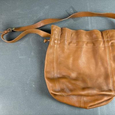Lot 25 | Coach Leather Synch-Top Purse
