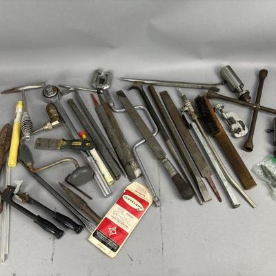 Lot 382 | Vtg Lot of Tools
