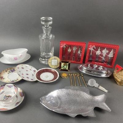 Lot 48 | Contents On Table
