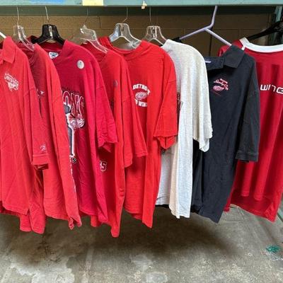 Lot 421 | Vtg Red Wings Paraphernalia