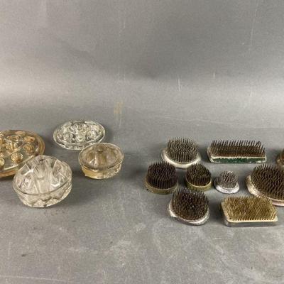 Lot 81 | Lot of Flower Frogs
