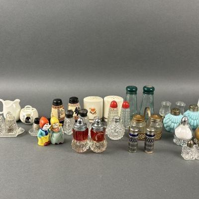 Lot 162 | Vintage Salt & Pepper Shakers
