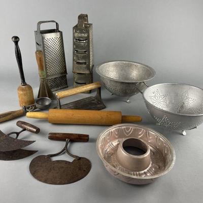 Lot 91 | Vtg & Atq Kitchen Tools & More!

