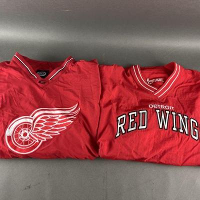 Lot 411 | 2 Red Wings Pull Over Jackets
