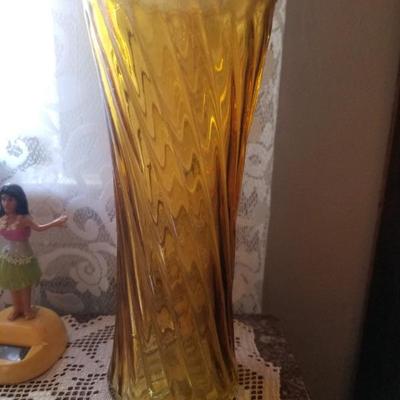 Amber swirl vase