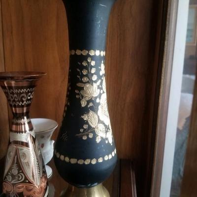 Art glass & pottery cases