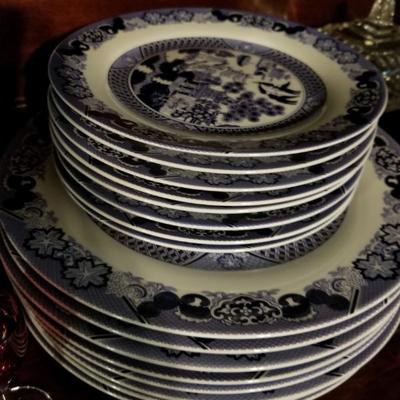Blue Willow dinnerware