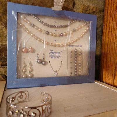 Costume jewelry 