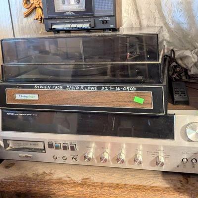 Vintage stereo. It works!