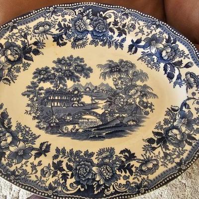 Blue and white platter Tonquin