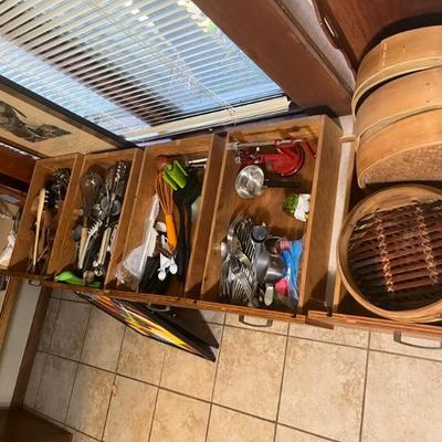 KITCHEN UTENSILS 