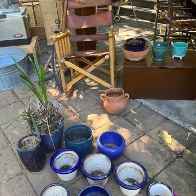 BLUE POTS