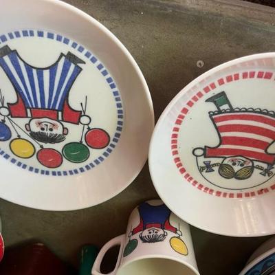 KIDS PLASTIC DISHES