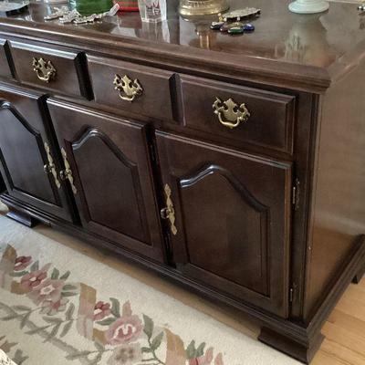 Kincaid Buffet Server