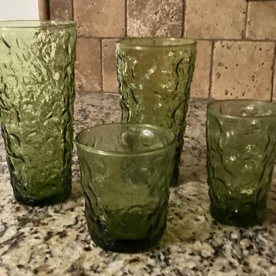 Green Glasses 4 Sizes - Serves 8