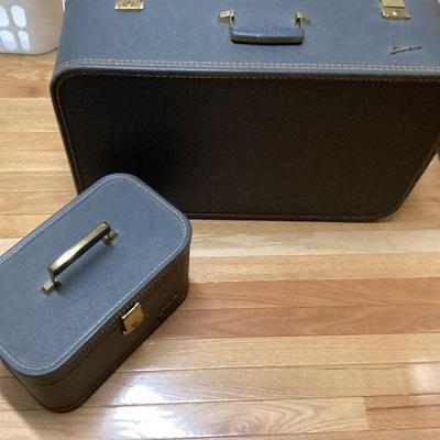 Vintage Starline Medium and Small Suitcases