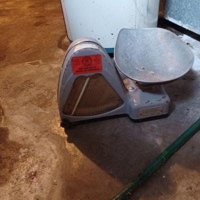 Vintage Grocery scale