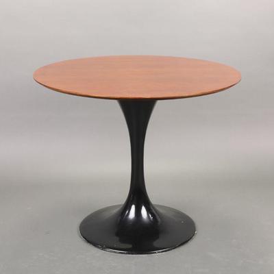 Saarinen style Tulip base table