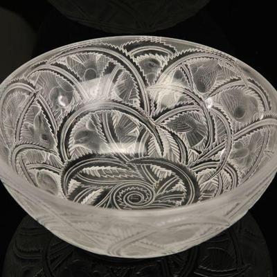 Large Lalique, France Frosted crystal bird bowl