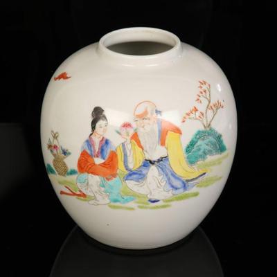 Fine painted vase