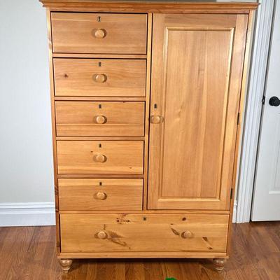 Pine Half Wardrobe | Dresser cabinet with five drawers next to a cabinet door before shelves, all over a single full-width drawer. - l....